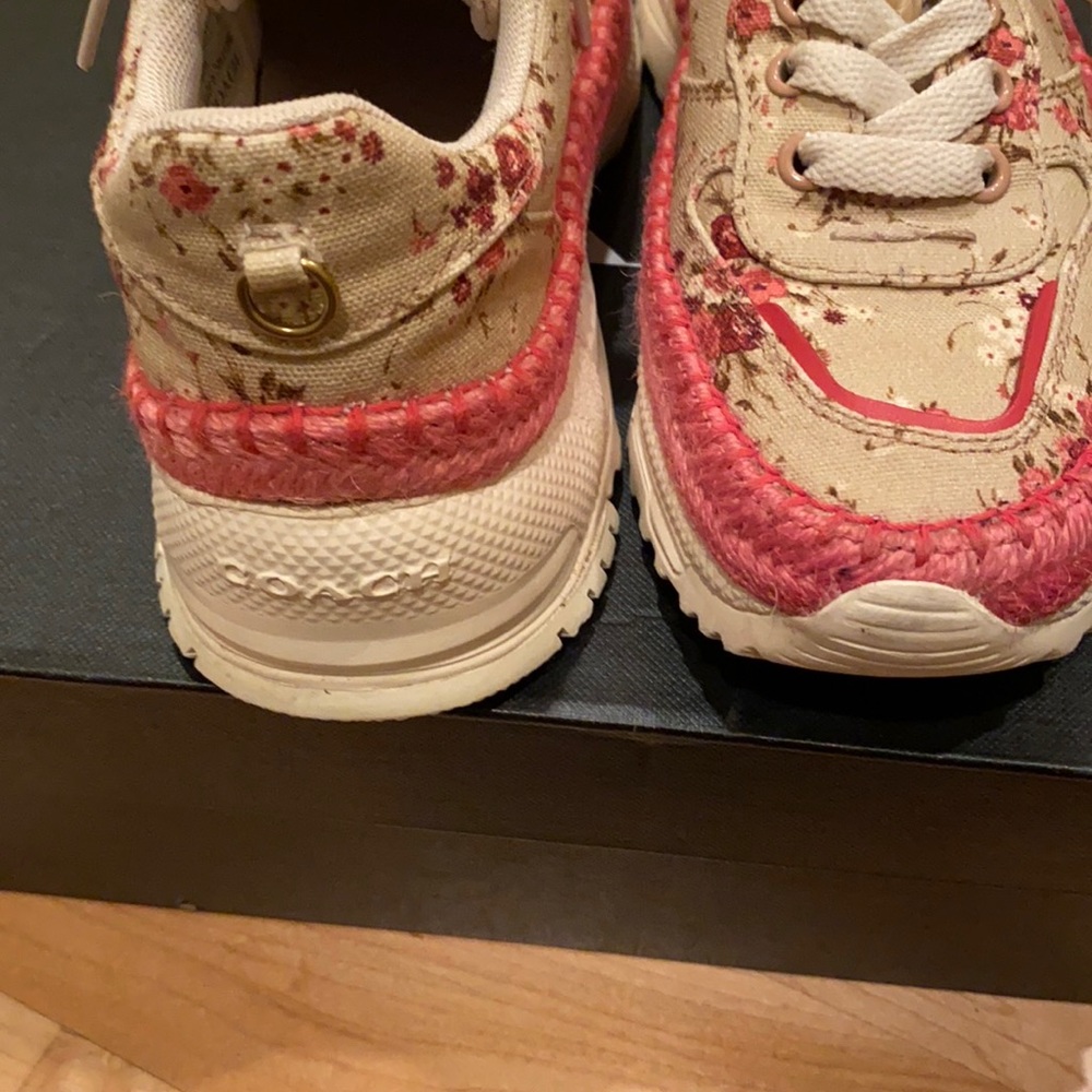Shoes - Picture 5 of 7